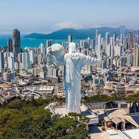Apto A 100M Da Praia Central Balneário Camboriú Exterior foto