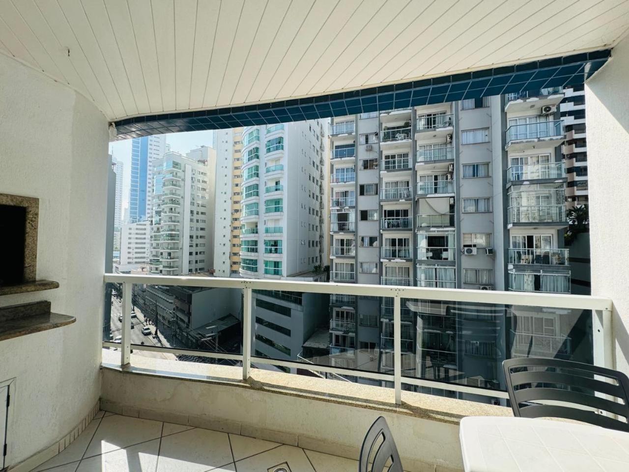Apto A 100M Da Praia Central Balneário Camboriú Exterior foto